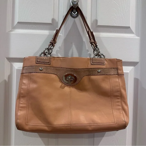 Coach Penelope Apricot / Peachy Leather shoulder bag - - Picture 1 of 14
